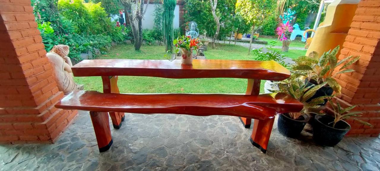 Tunjung Guest House Lovina Beach Pabean Buleleng Kültér fotó