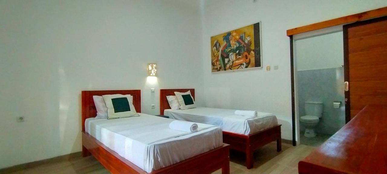 Tunjung Guest House Lovina Beach Pabean Buleleng Kültér fotó